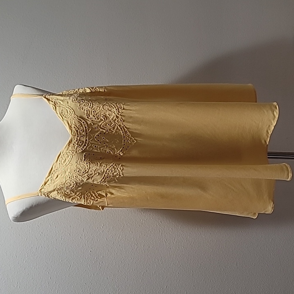 TORRID YELLOW TANK TOP EMBROIDERED EYELET CAMISOLE SLEEVELESS V NECK BLOUSE 1X - Picture 12 of 12